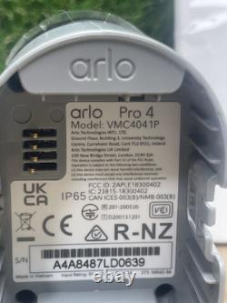 Arlo Pro 4 Camera Surveillance WiFi Exterieure + Panneau Solaire Sans Fil